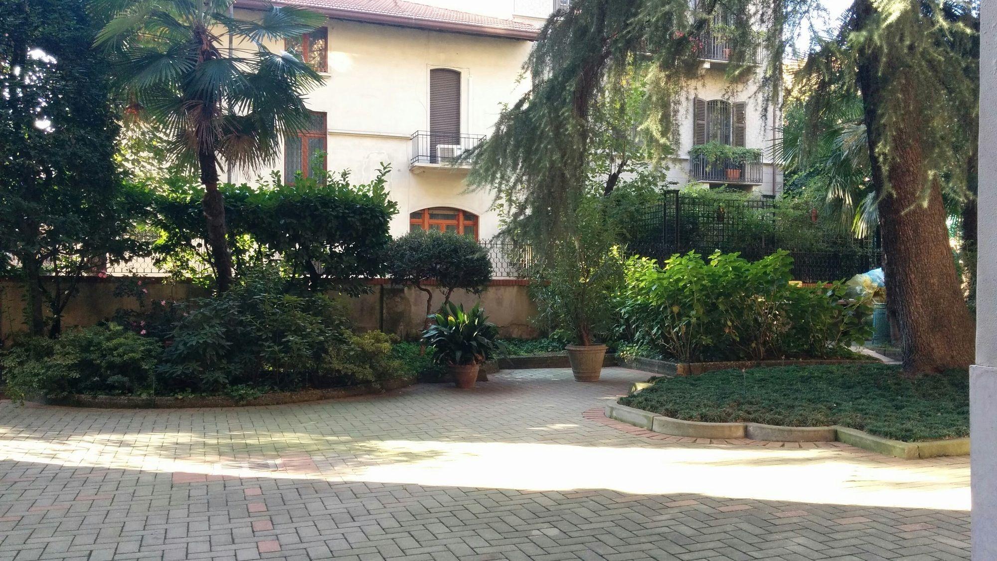 Adam'S House Vandrarhem Milano Exteriör bild